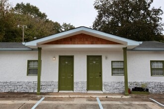 Building Photo - 650 Allen St NE