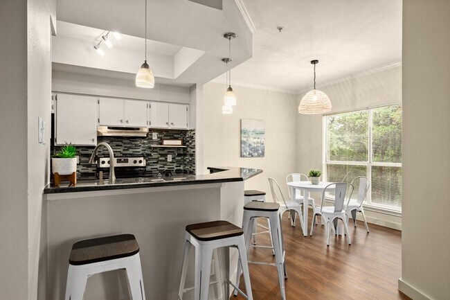 Foto del edificio - 6000 Shepherd Mountain Cove