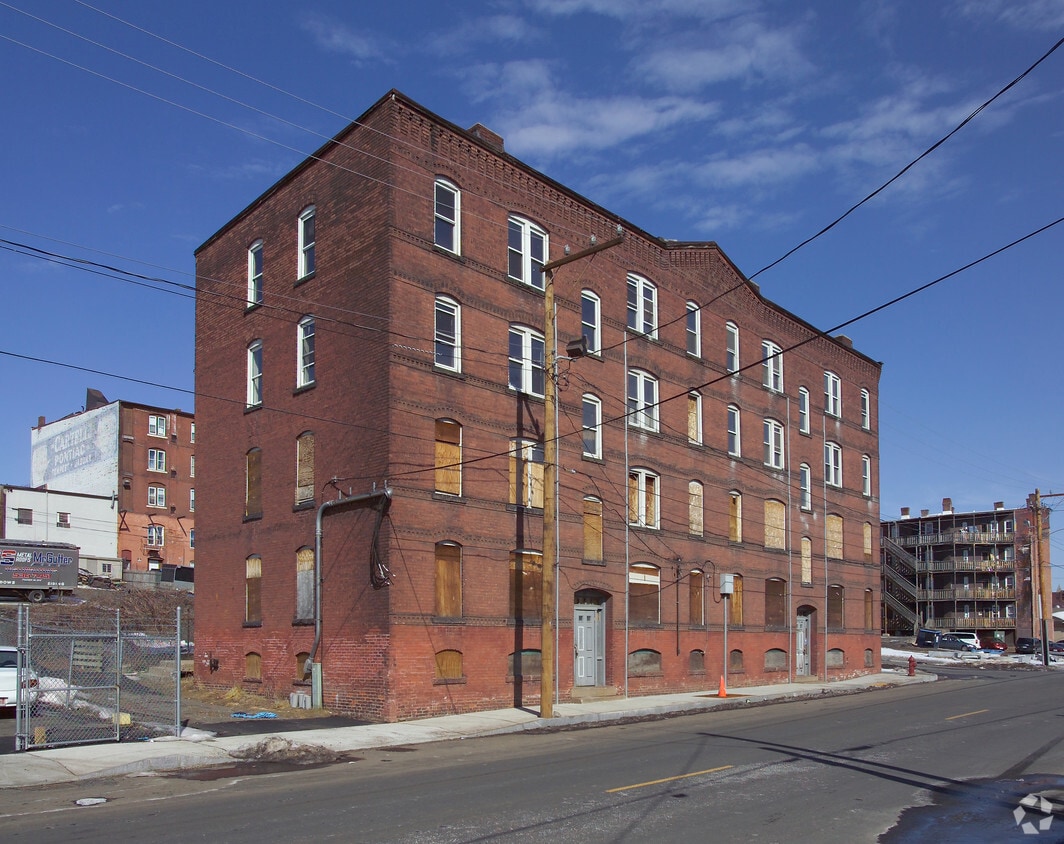 Primary Photo - 62-64 Commercial St