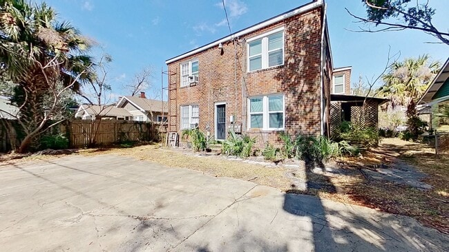 Building Photo - 1/1 In San Marco! Walking distance to the ...