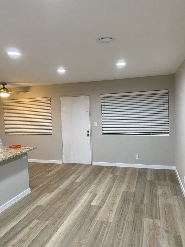 Foto del edificio - 1 Bed 1 Bath Remodeled Condo for Rent in Lawndale with ALL Utilities included