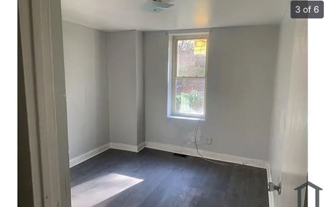 Building Photo - 1004 S 52nd St