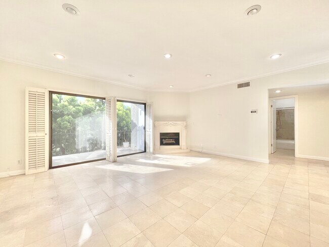 Foto del edificio - 838 S Barrington Ave