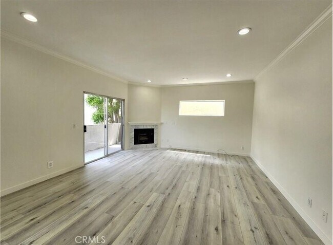 Foto del edificio - 14631 Dickens St