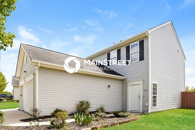 Building Photo - 4 Bedroom Pet-Friendly Home in Greensboro, NC with Main Street Renewal