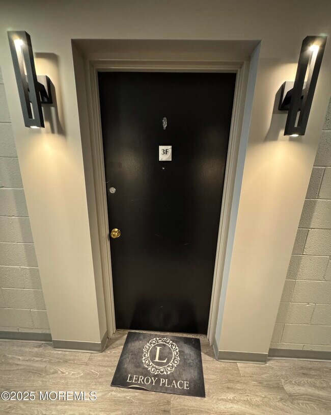 Foto del edificio - 21 Leroy Pl