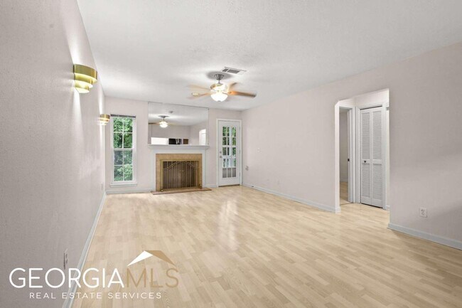 Building Photo - 372 Teal Ct