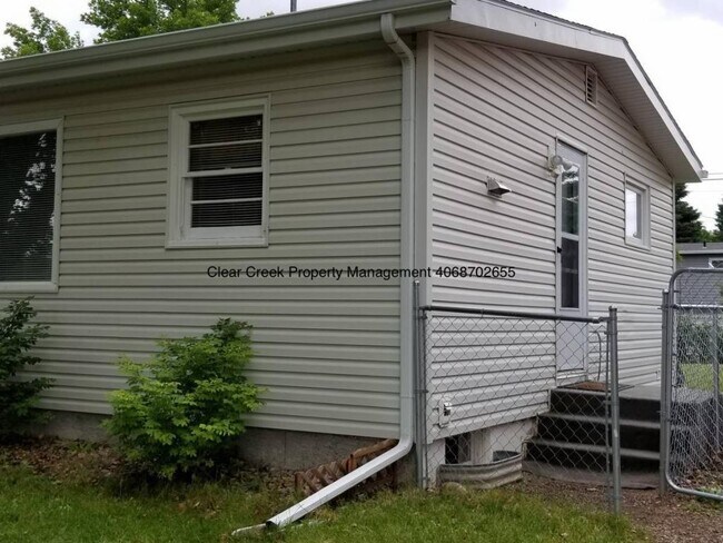 Building Photo - 220 Riverview Blvd