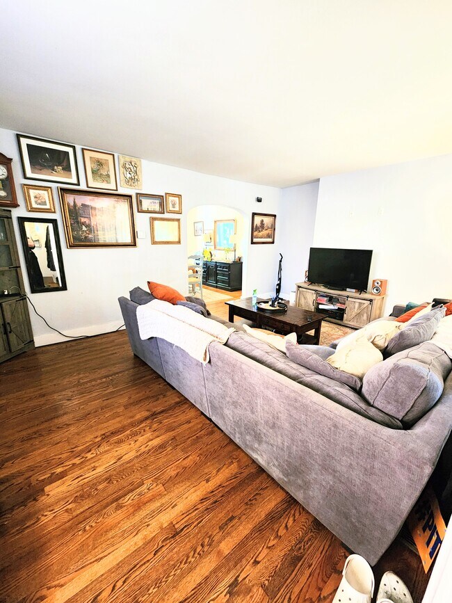 Foto del edificio - 6533 Rosemoor St