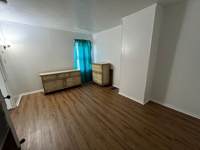 Foto del edificio - Sharpsburg - 3 BR House, Dining Room, Larg...