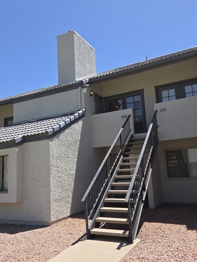 Building Photo - 3716 E University Dr