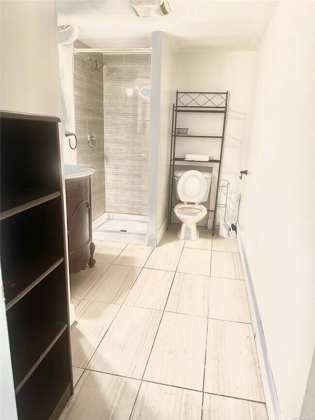 Building Photo - 161 Beach 60th St