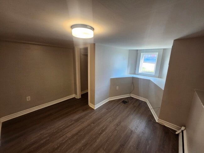 Building Photo - 51 Wright St