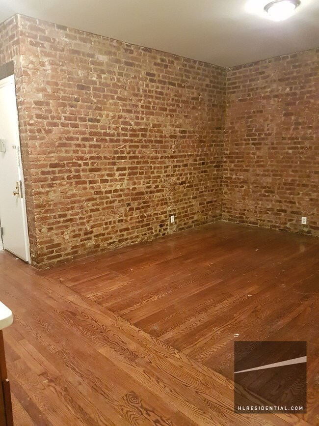 Foto del edificio - 3765 18th Ave