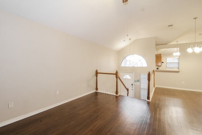 Building Photo - 1345 Jasmine Dr