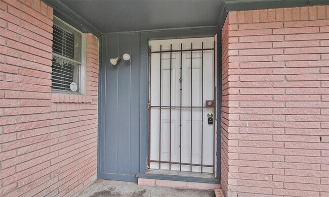 Foto del edificio - 2032 W Little York Rd