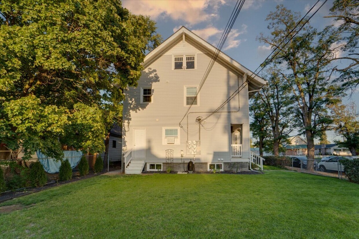 Foto principal - Garland district 1 bedroom apartment (Furnished)