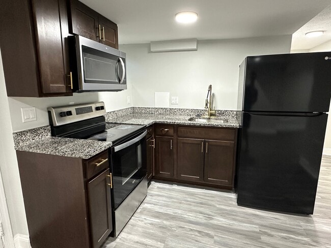 Foto del edificio - 5511 Henderson Way