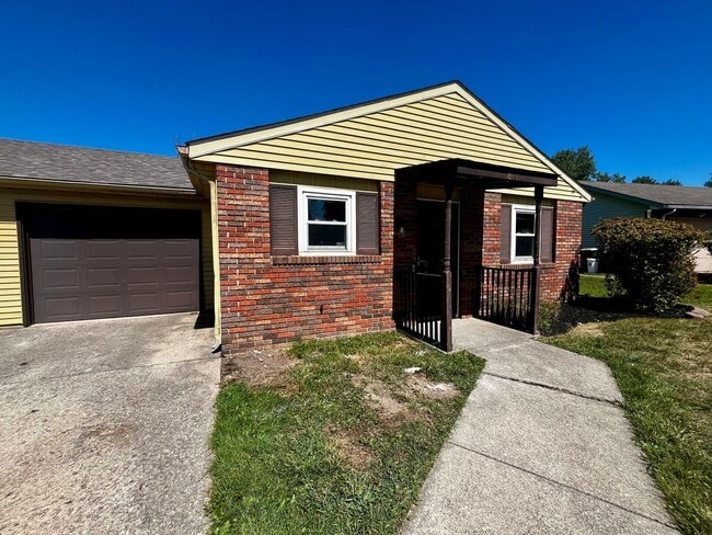 Foto del edificio - Duplex for Rent by Capital Property Manage...