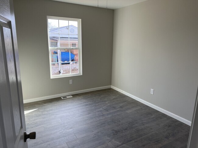 Foto del edificio - 108 Springfield Heights