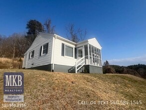 Building Photo - 6221 Shady Acres Dr