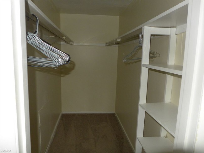 Foto del edificio - 270 W Steuben St