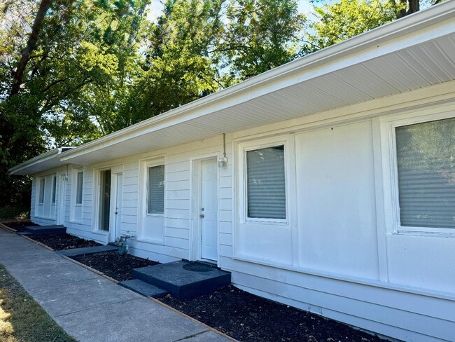 Building Photo - 2114 Smith Ave