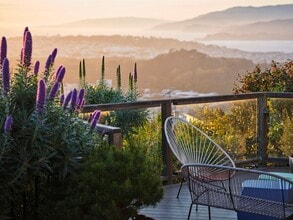 Building Photo - 173 Crestmont Dr