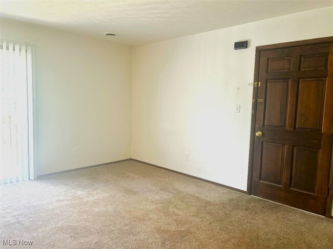 Building Photo - 105 Wildwood Dr