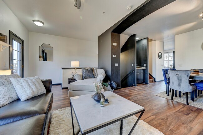Building Photo - 313 E Las Animas St