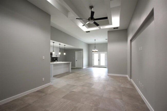 Building Photo - 1011 La Muralla St