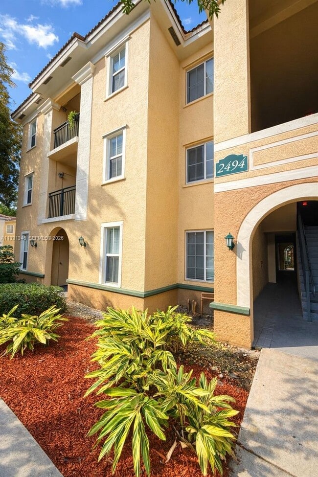 Foto del edificio - 2494 Centergate Dr