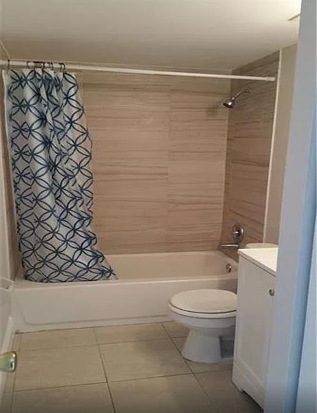 Foto del edificio - 8401 W Sample Rd