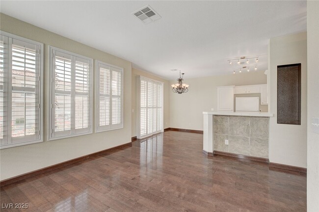 Building Photo - 251 S Green Valley Pkwy