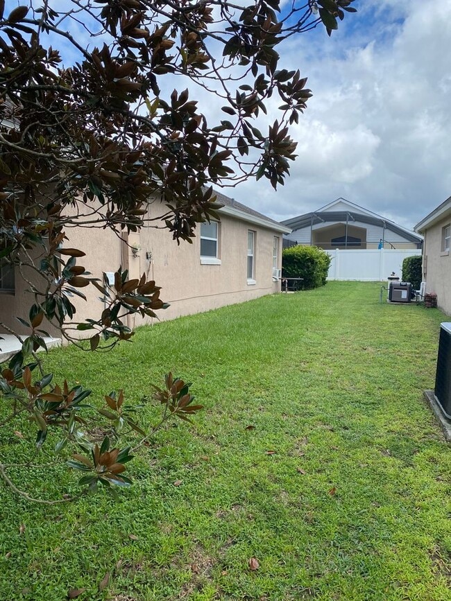 Foto del edificio - Great 4 Bedroom 3 Bathroom Pool Home in Indian Creek