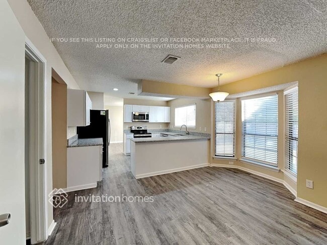 Building Photo - 6001 Rocky Point Dr