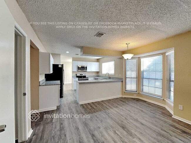 Foto del edificio - 6001 Rocky Point Dr