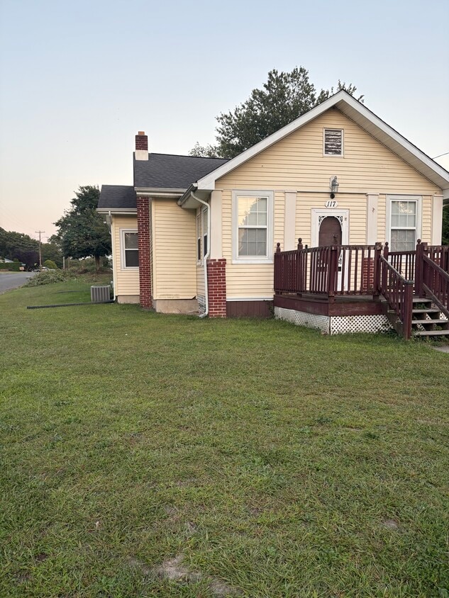 Building Photo - 117 N Burlington Rd