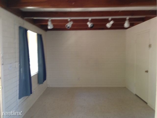 Building Photo - 1 br, 1 bath Apartment - 1046 N Euclid Ave