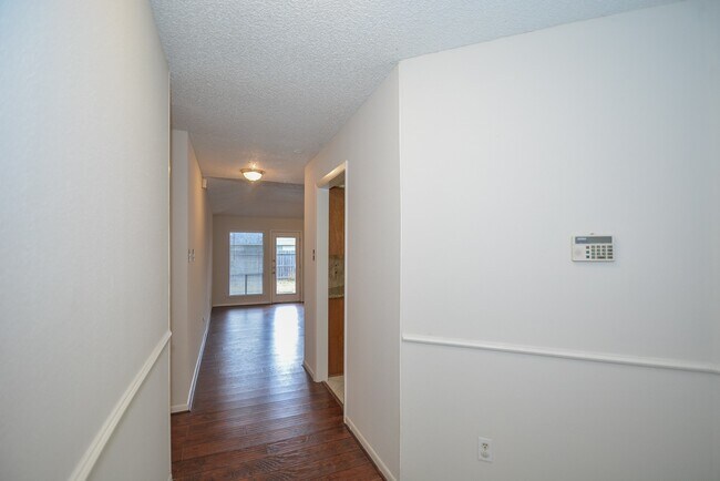 Foto del edificio - 3015 Sam Houston Dr