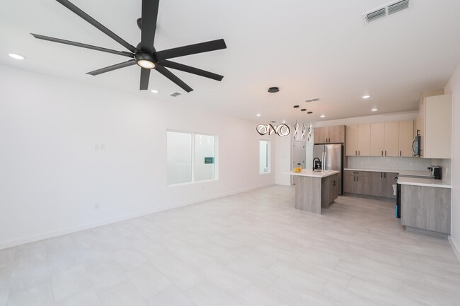 Building Photo - 8218 Casa Verde Rd