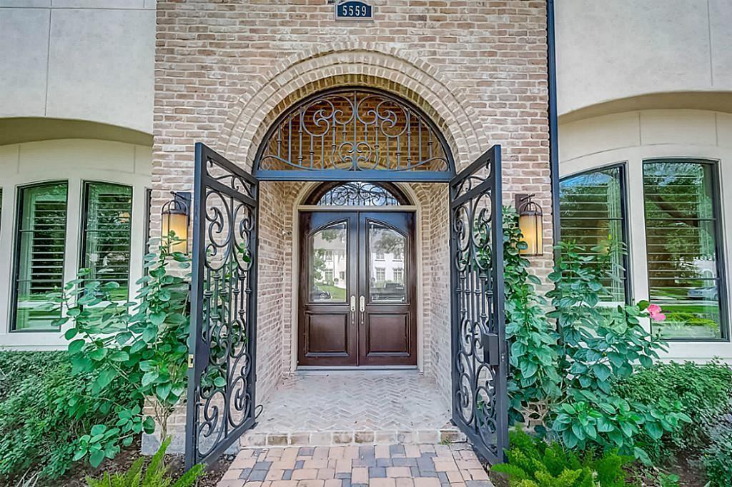 Foto principal - 5559 Holly Springs Dr