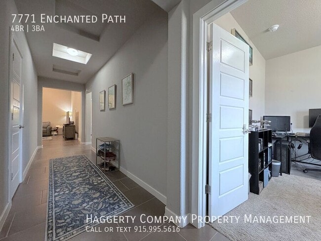 Foto del edificio - 7771 Enchanted Path Dr