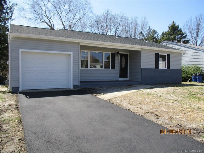 Building Photo - 3 Westbrook Dr