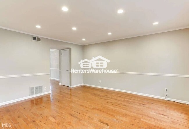 Foto del edificio - 6520 Roswell Rd NE