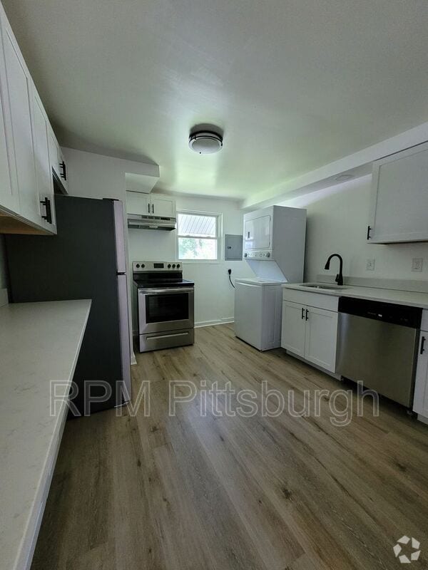 Building Photo - 546 Old Frankstown Rd