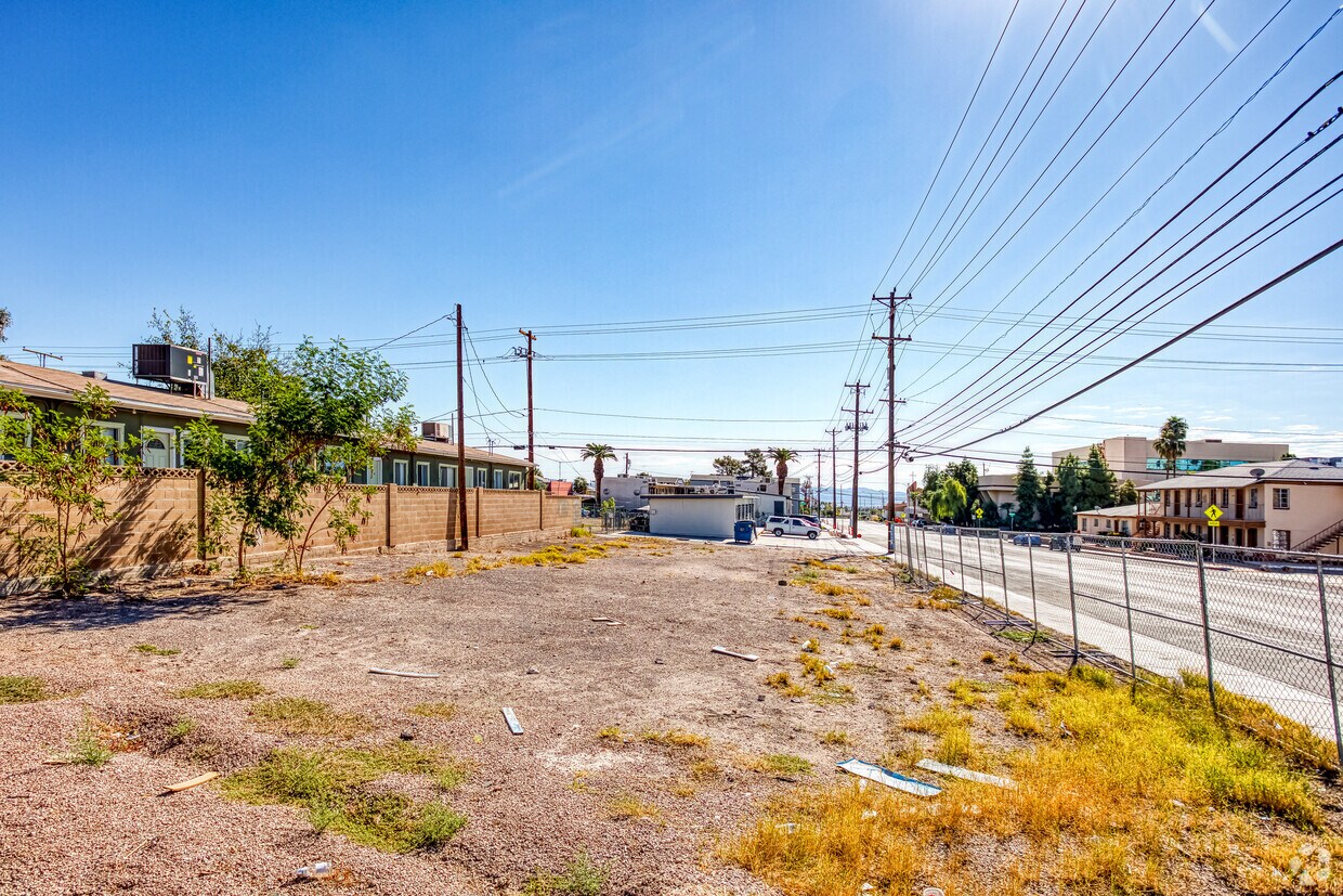 demolished 10/22 - 1000 E Bridger Ave