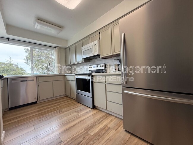 Foto del edificio - 9220 Canyon Oak Rd