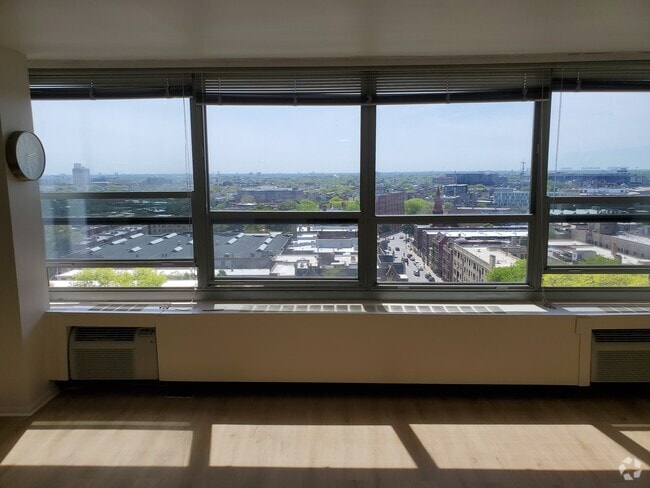 Building Photo - 3550 N Lake Shore Dr