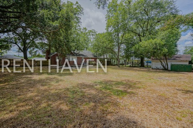 Building Photo - Beautiful Avenues Home for Rent!